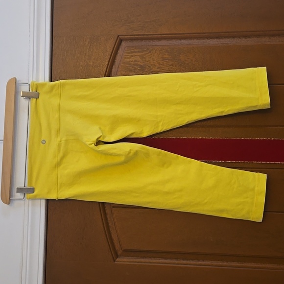 Lululemon Crop Yellow Leggings Size 4 - Picture 3 of 5
